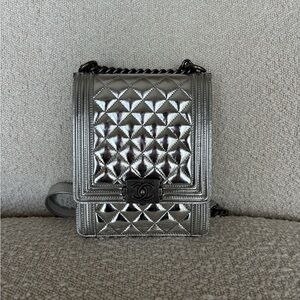 CHANEL Metallic Silver Quilted Crossbody Bag
